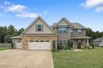 945 Pecan Grove Loop, Hope Mills, NC 28348