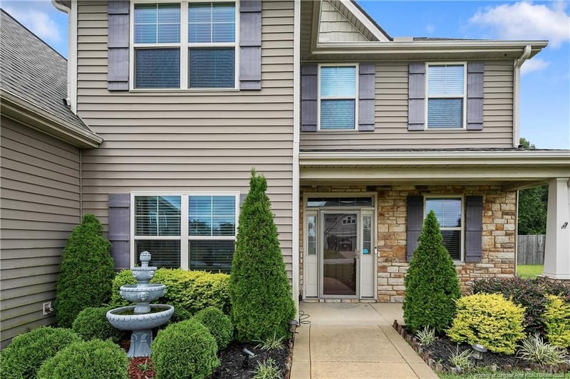 945 Pecan Grove Loop, Hope Mills, NC 28348