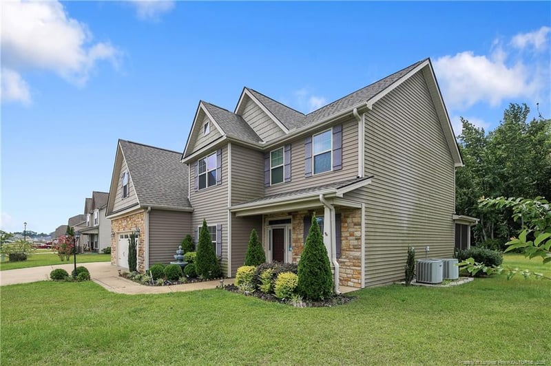 945 Pecan Grove Loop, Hope Mills, NC 28348