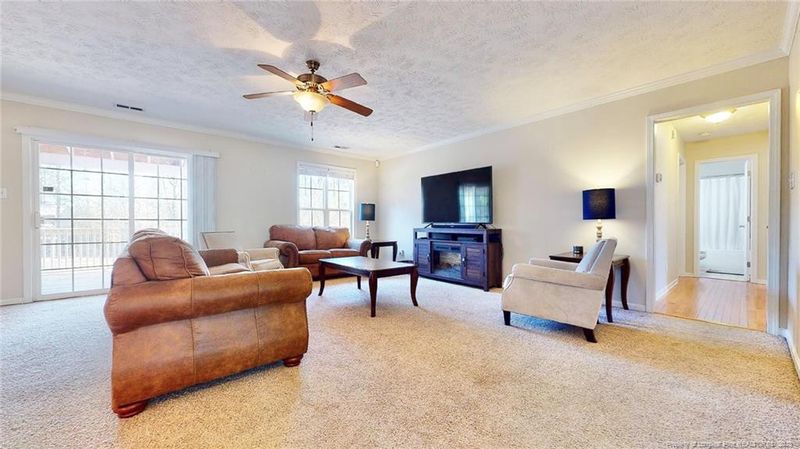 946 John B Carter Rd, Fayetteville, NC 28312