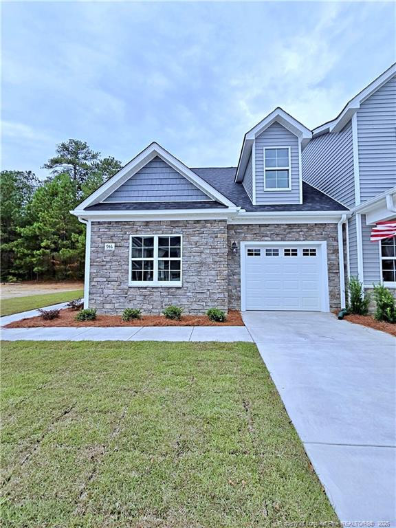 946 Kensington Park Rd, Fayetteville, NC 28311