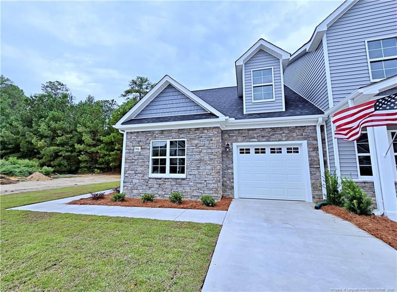 946 Kensington Park Rd, Fayetteville, NC 28311