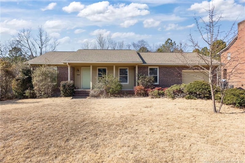 946 Pepperwood Dr, Fayetteville, NC 28311