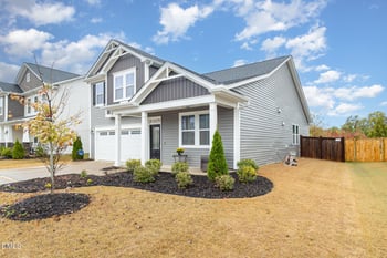 947 Briar Gate Dr, Holly Springs, NC 27540