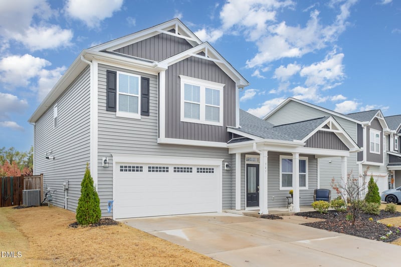 947 Briar Gate Dr, Holly Springs, NC 27540