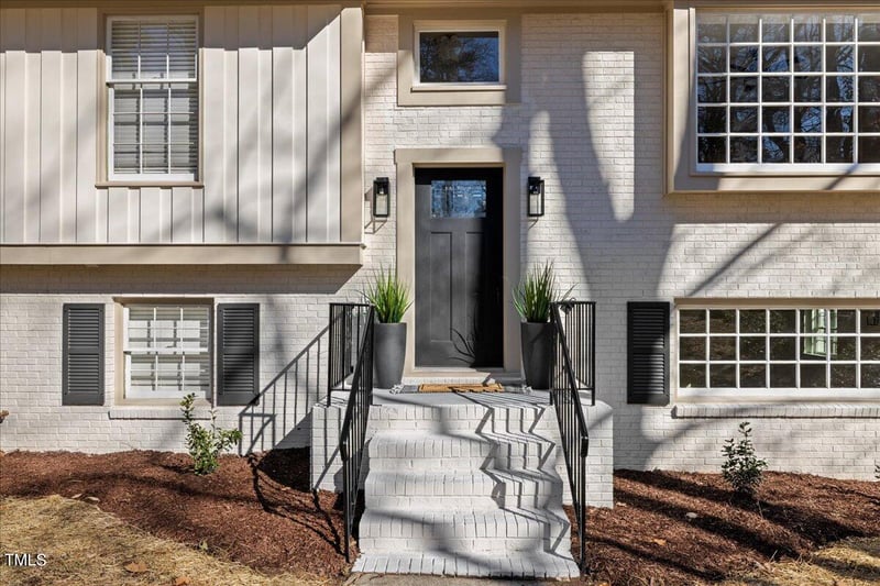 947 Manchester Dr, Cary, NC 27511