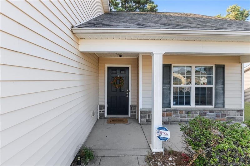 947 Screech Owl Dr, Hope Mills, NC 28348