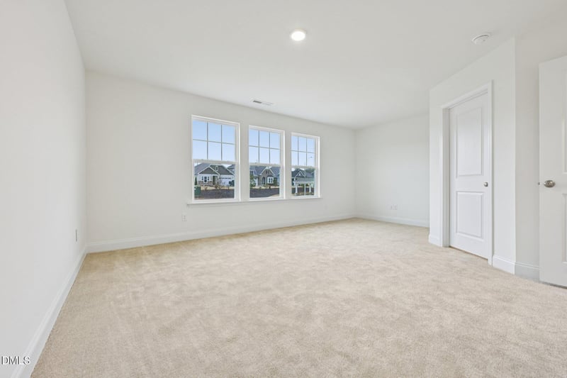 948 Kensley Grove Ln, Fuquay Varina, NC 27526