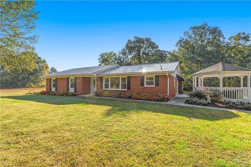 948 Mark Dr, Burlington, NC 27217