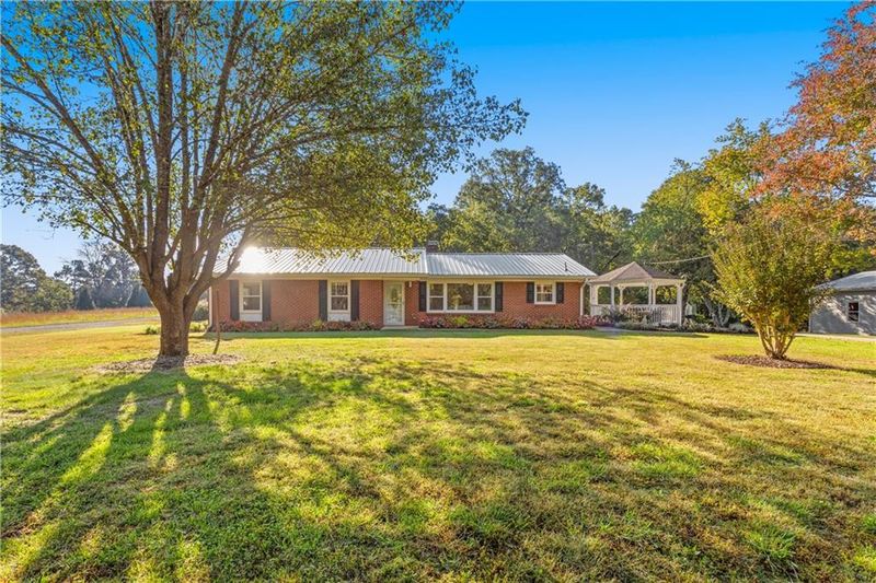 948 Mark Dr, Burlington, NC 27217