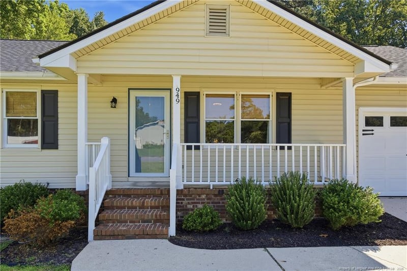 949 Kennesaw Dr, Fayetteville, NC 28314
