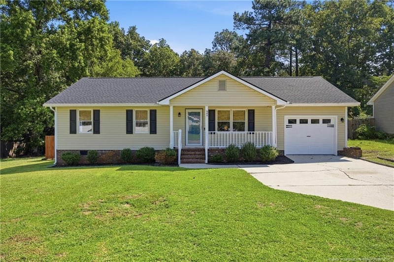 949 Kennesaw Dr, Fayetteville, NC 28314