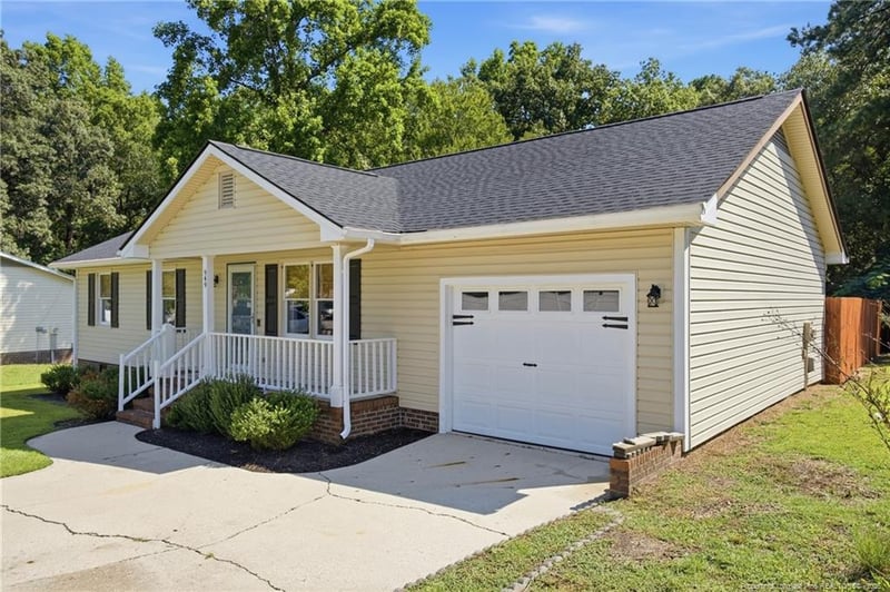 949 Kennesaw Dr, Fayetteville, NC 28314