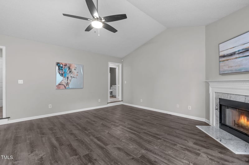 949 Philwood Ct, Fuquay Varina, NC 27526