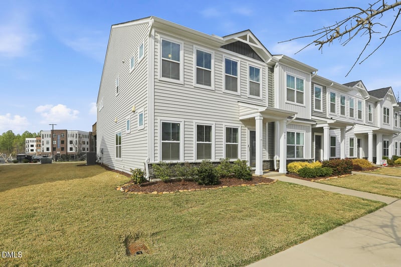 949 Robbie Jackson Ln, Fuquay Varina, NC 27526