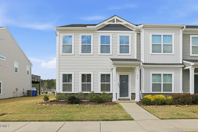949 Robbie Jackson Ln, Fuquay Varina, NC 27526