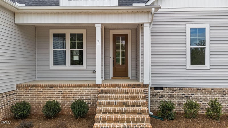 95 Autumnwood Ln, Zebulon, NC 27597