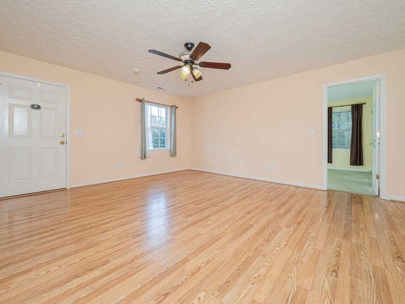 95 Bethany Ln, Youngsville, NC 27596