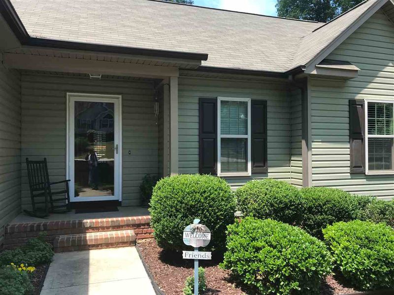 95 Broken Lance Dr, Youngsville, NC 27596