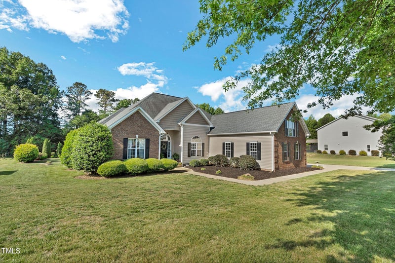 95 Live Oak Dr, Louisburg, NC 27549