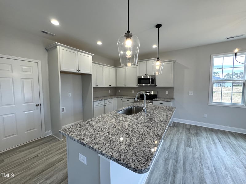 95 Mapledale Ct, Benson, NC 27504