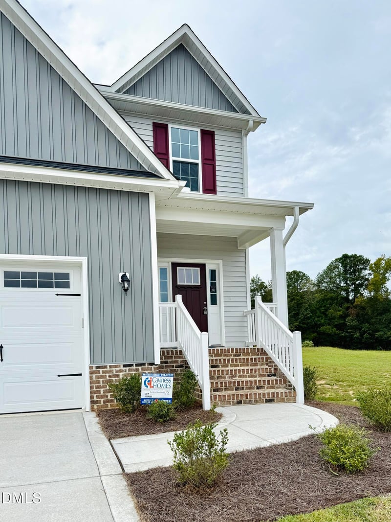 95 Mapledale Ct, Benson, NC 27504