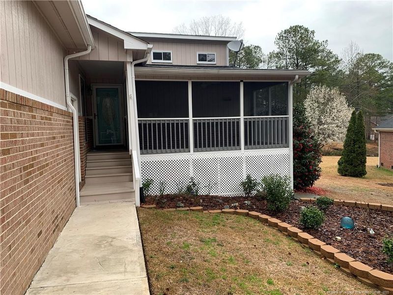 95 Meadow Spring Ln, Sanford, NC 27332
