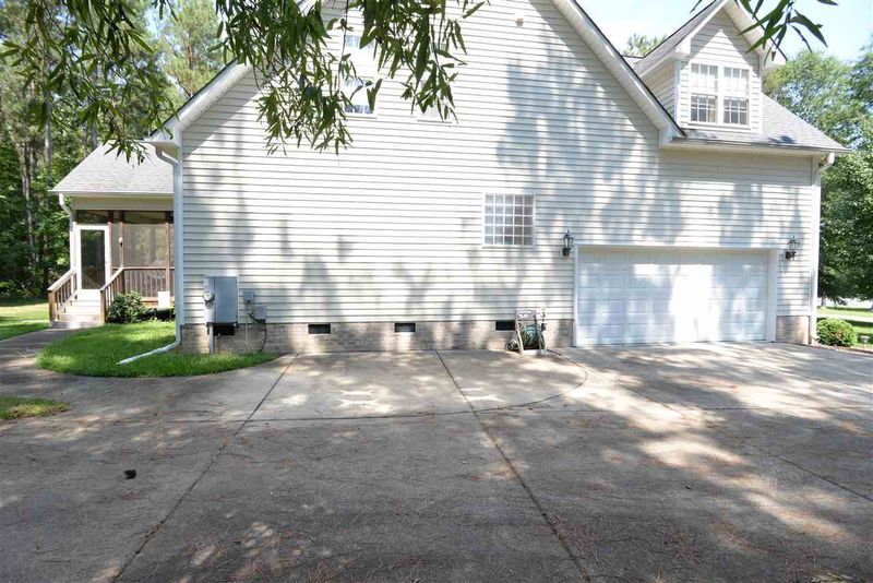95 Montpelier Ln, Clayton, NC 27527