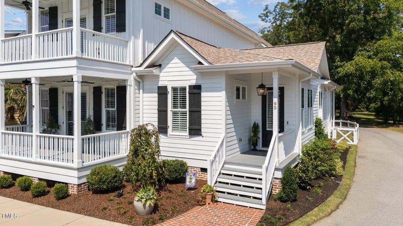 95 Oglethorpe Ave, Clayton, NC 27527