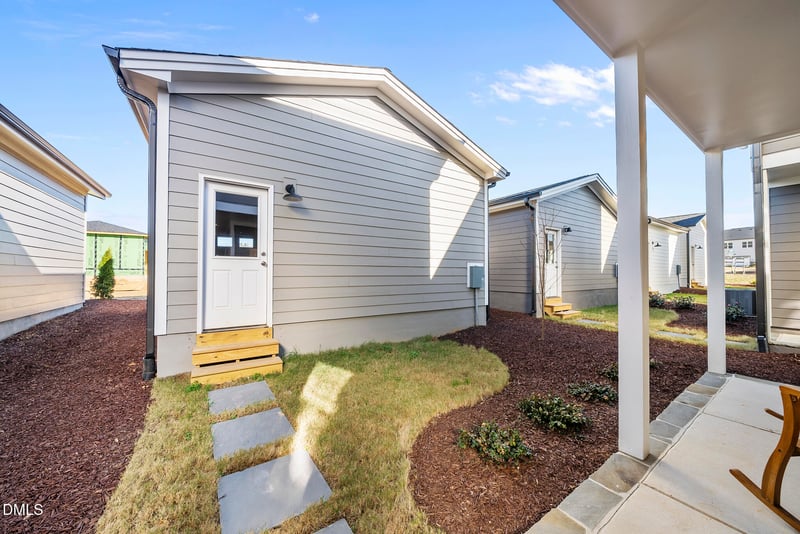 95 Parkland Dr, Pittsboro, NC 27312