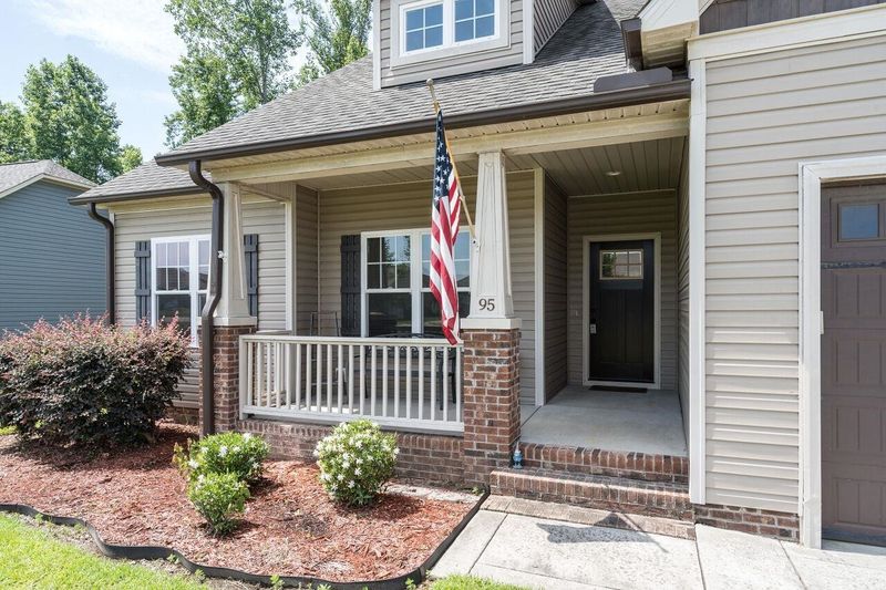 95 Westchase Dr, Clayton, NC 27527