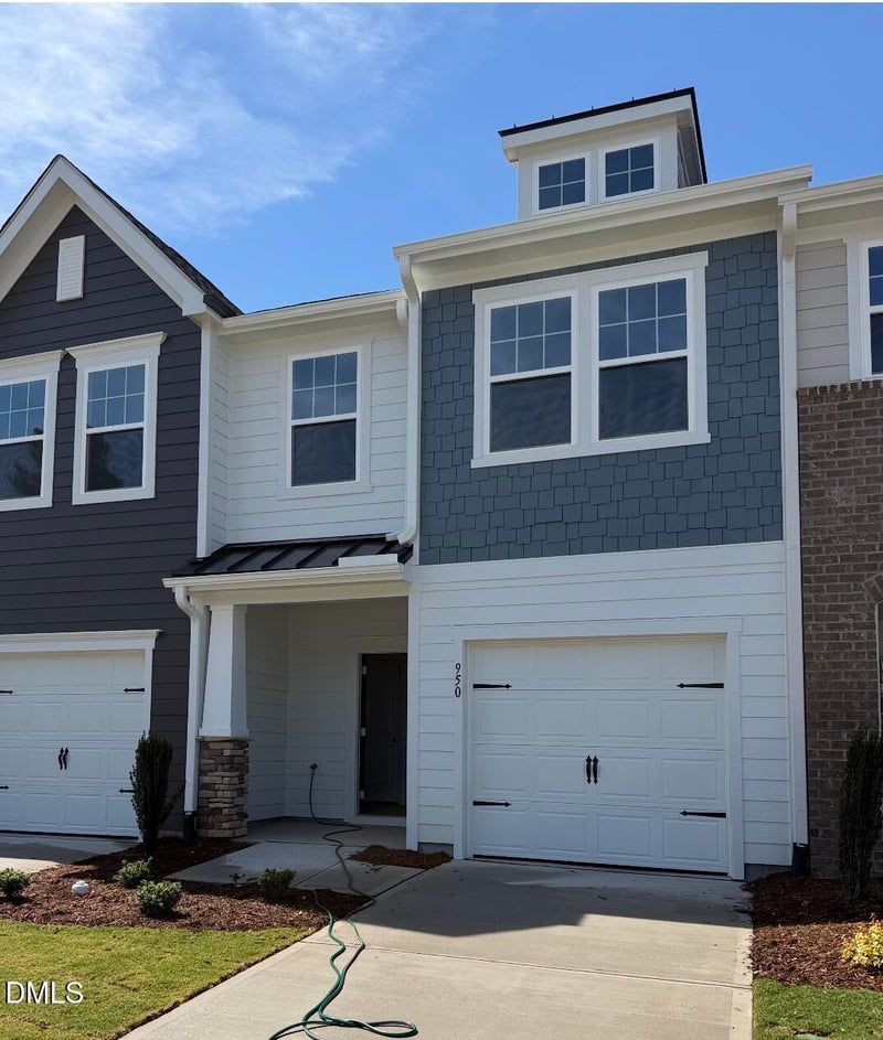 950 Kensley Grove Ln, Fuquay Varina, NC 27526