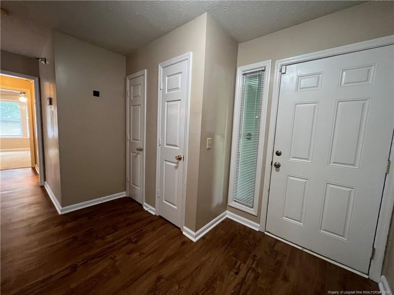 950 Stearts Creek Dr, Fayetteville, NC 28314