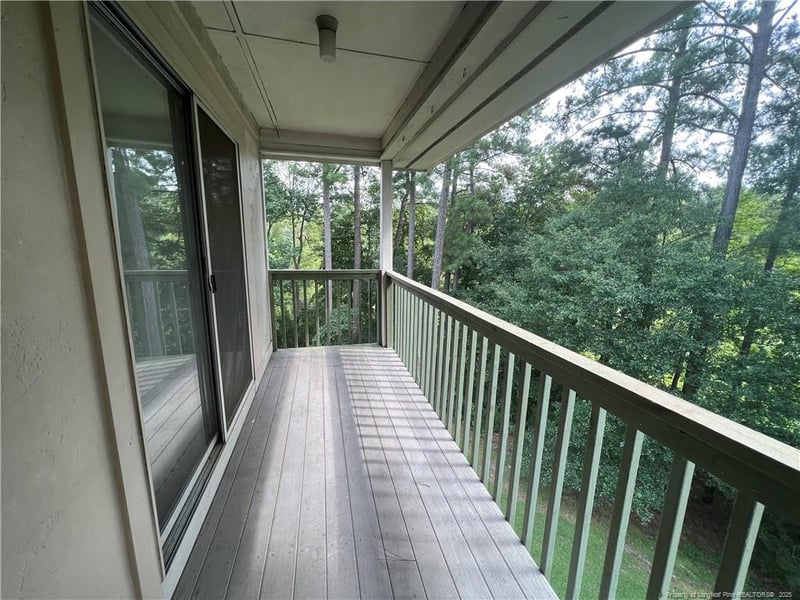 950 Stearts Creek Dr, Fayetteville, NC 28314
