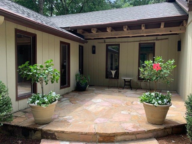 9501 Bartons Creek Rd, Raleigh, NC 27615