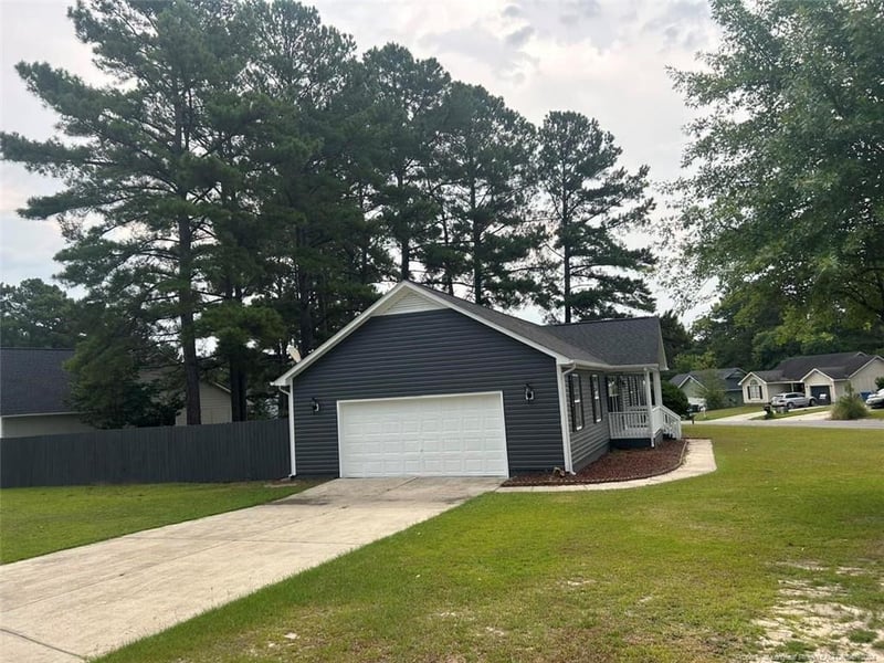 9501 Deep Swamp Ln, Fayetteville, NC 28314
