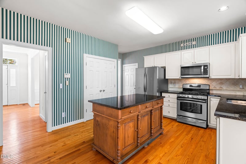 9505 Crestland Woods Dr, Raleigh, NC 27615