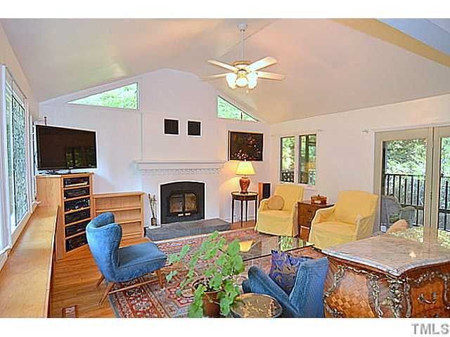 9506 Collins Creek Dr, Chapel Hill, NC 27516