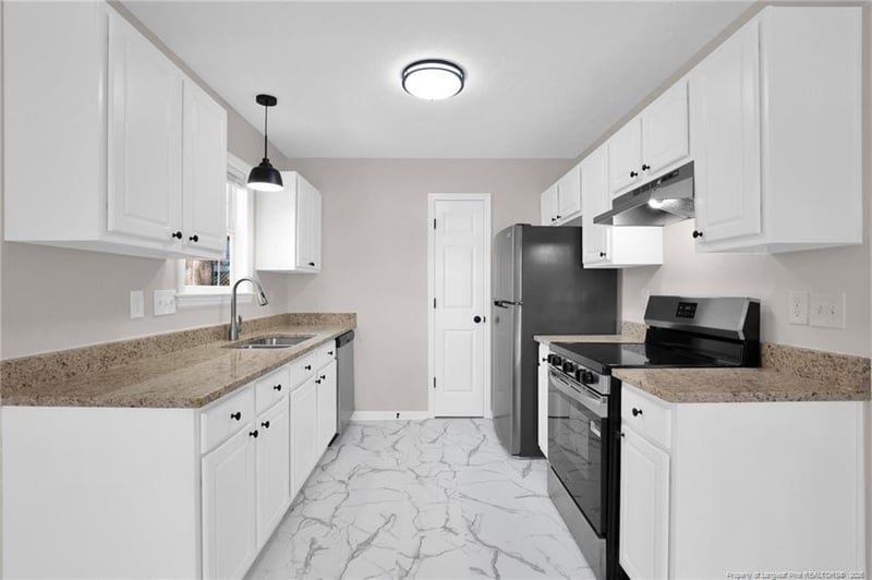 9507 Deep Swamp Ln, Fayetteville, NC 28314