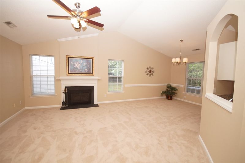 9508 Erinsbrook Dr, Raleigh, NC 27617
