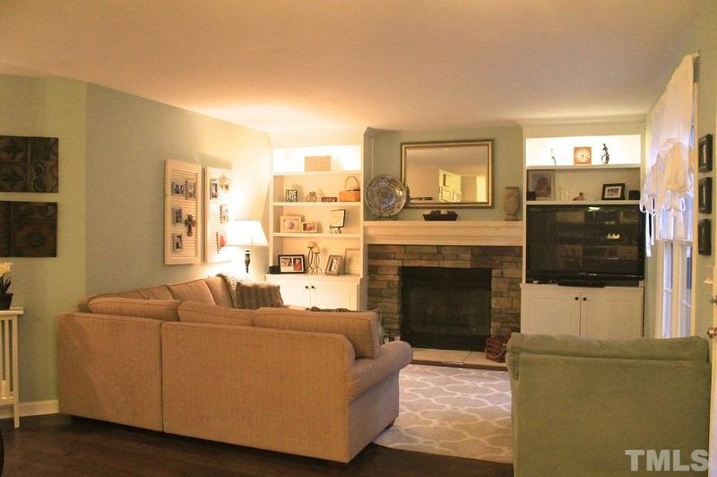 9509 Crestland Woods Dr, Raleigh, NC 27615