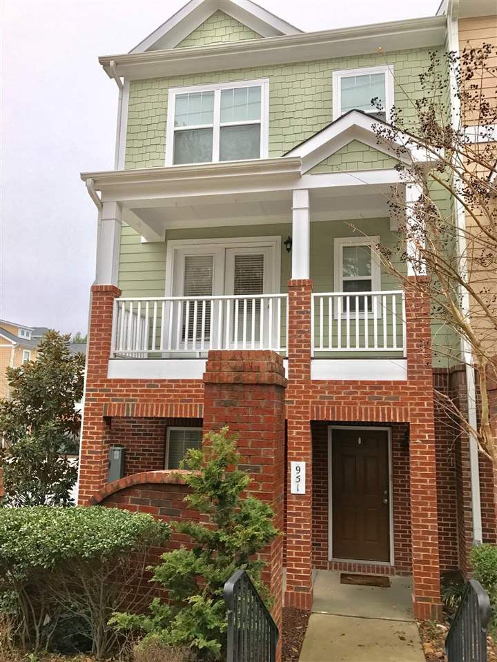 951 Frank Page Dr #1, Cary, NC 27511