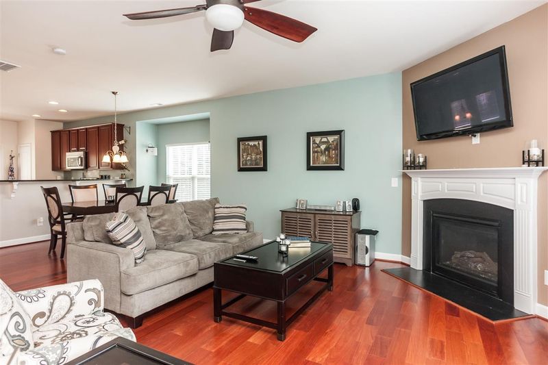 951 Frank Page Dr, Cary, NC 27511