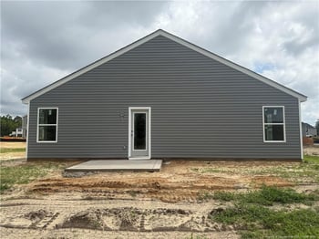 951 Sapphire Stone Ln, Hope Mills, NC 28348