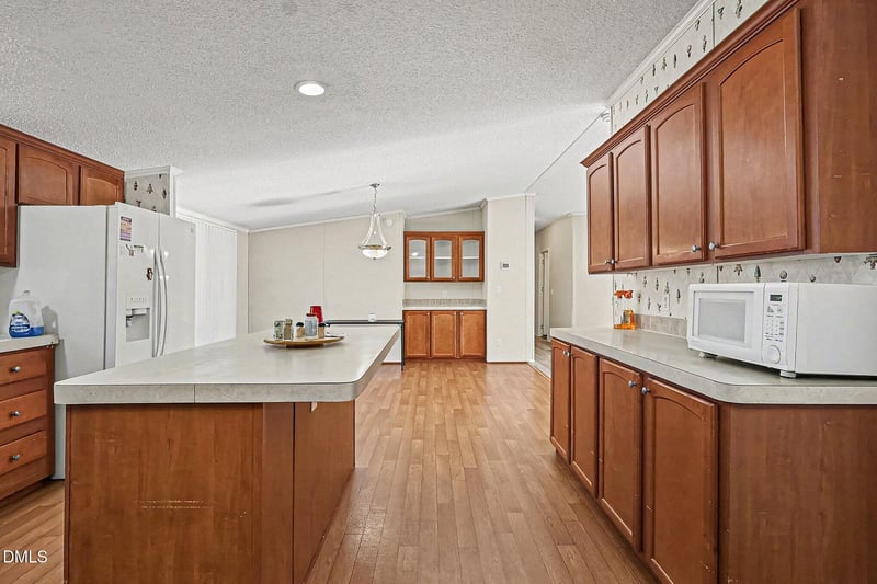 9519 Nc 42 , Holly Springs, NC 27540