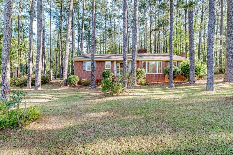 952 Arbor Ln, Sanford, NC 27330