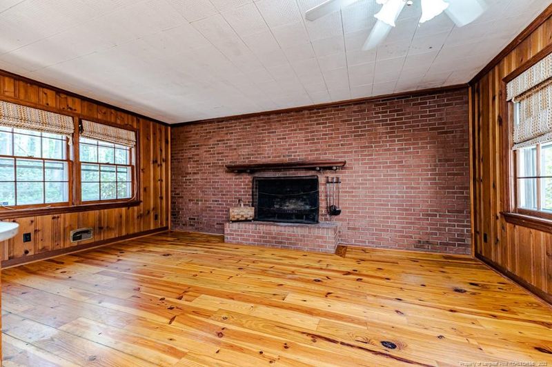 952 Arbor Ln, Sanford, NC 27330