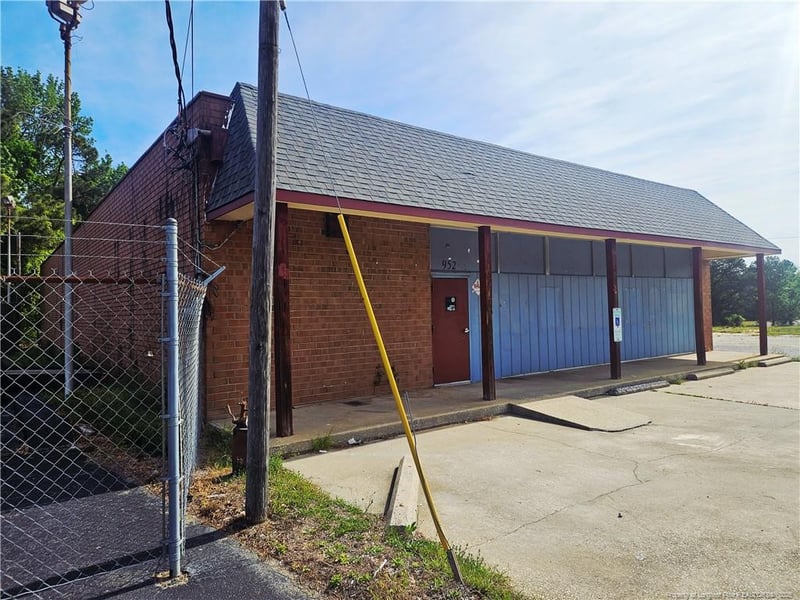 952 Bragg Blvd, Fayetteville, NC 28301