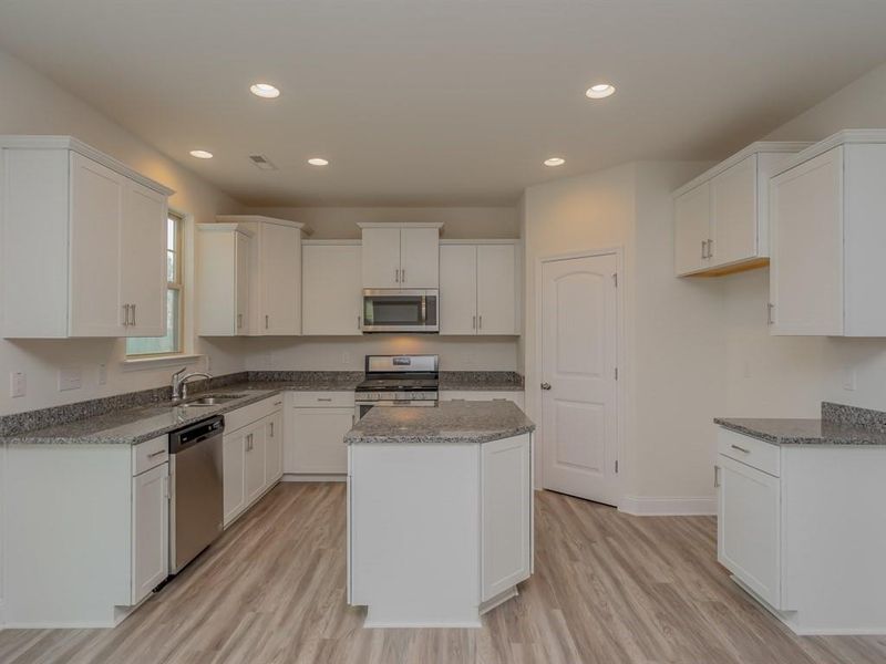 952 Burning Maple Ln, Mebane, NC 27302