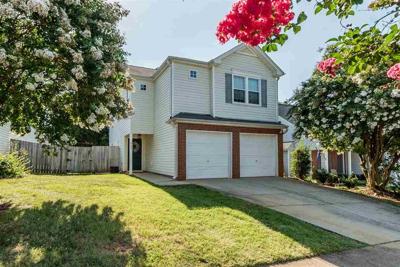 952 Stinson Ave, Holly Springs, NC 27540